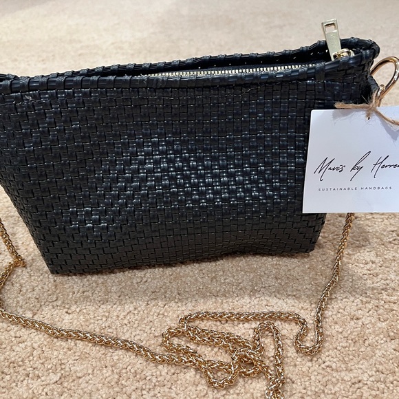 Mavis by Herrera - Picture 2 of 3